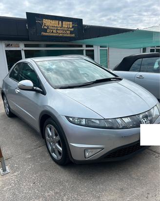 Honda Civic 1.8 i-VTEC 5p. Exclusive LH i-P benzin