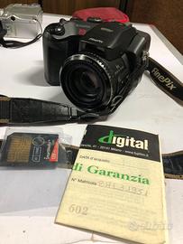 Macchina fotografica finePix S602 Zoom