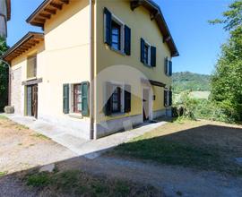 CASA SINGOLA IN SASSO CON GIARDINO- CARPINETI (RE)