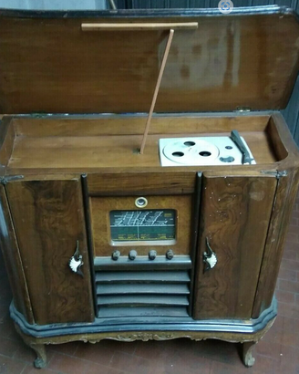 Mobile radio giradischi stile chippendale 1960