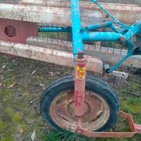 Ranghinatore trattore