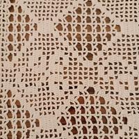 Centrino traforato lavorato a mano 