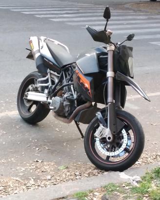 Ktm 990 sm anno 2008 unico proprietario 51000 km