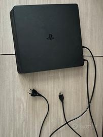 PS4 con alimentatore