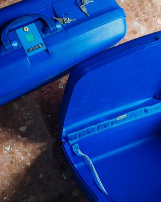 Coppia di Valigie Rigide Vintage DELSEY Blu