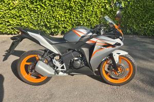 Honda CBR 125R 2012 - solo 2673 km - revisione ok