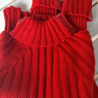 Maglia rossa a collo alto