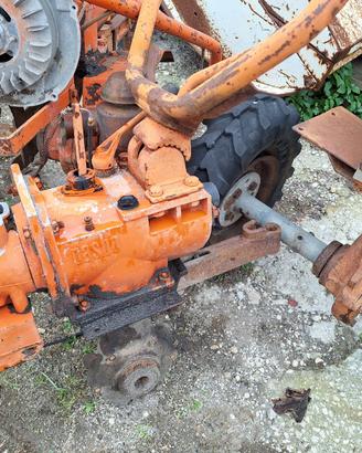 motozappa  scatola ingranaggi e vari pezzi pasbo