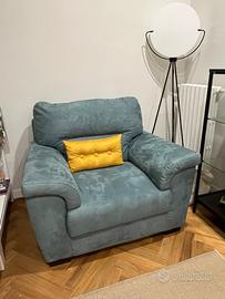 Poltrona blu in tessuto