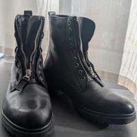 Stivaletti anfibi in pelle da donna KATE GRAY