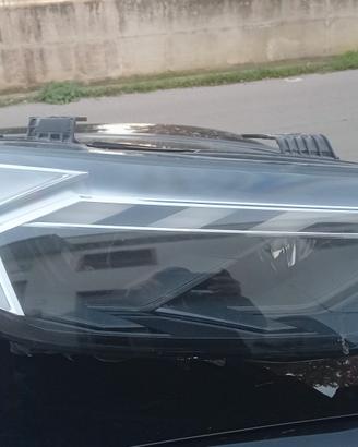 Proiettore  dx audi A1 LED 2024 paraurti post.