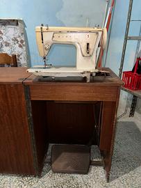 Macchina da cucire SINGER