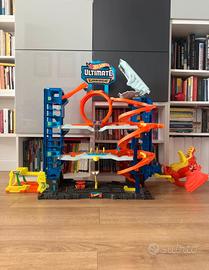 Hot Wheels Ultimate Garage – Mega Garage con pista