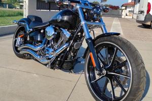 HARLEY DAVIDSON BREAKOUT