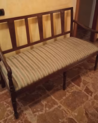 Salottino antico in legno stile  Neorinascimento