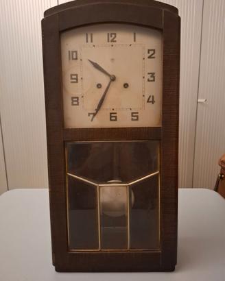 Orologio vintage da parete con pendolo
