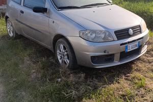 Fiat Punto 1.2 benzina solo per pezzi 