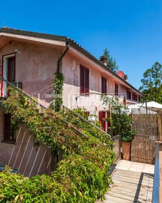 PAVAROLO: BILOCALE con TERRAZZO, GIARDINO E POSTO