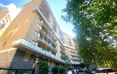 AMPIO 4 LOCALI IN STABILE SIGNORILE CON POSSIBILIT