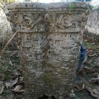 Coppia di vasi in cemento anni '60