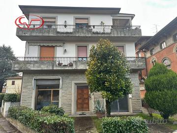 Villa di 310 m² con più di 5 locali e box auto dop