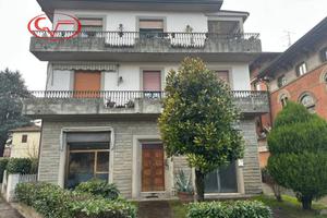 Villa di 310 m² con più di 5 locali e box auto dop