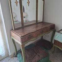 Console con specchio e cassetti