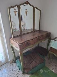 Console con specchio e cassetti