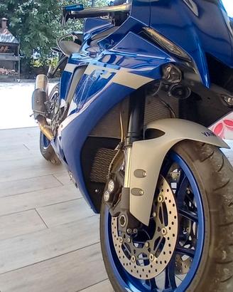 Yamaha r1 dicembre 2021