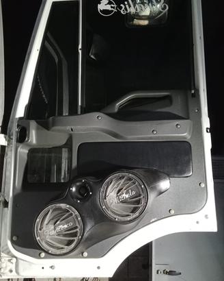Tasche in vetroresina ricoperte in pellle, stereo
