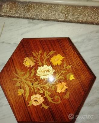 Carillon/portagioie in legno massiccio con intarsi