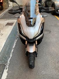 Honda adv 350