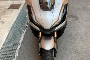 Honda adv 350