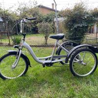 Bici triciclo per adulti marca Rollmar con cambio 