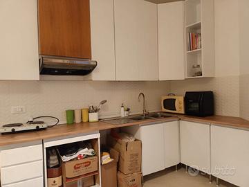 Cucina Angolare che può diventare dritta 
