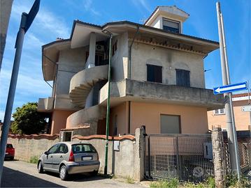 Quadrivano cucina abitabile tripla esposizione