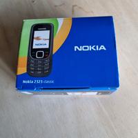 Cellulare vintage Nokia 2323 classic
