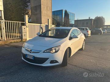 Opel Astra GTC 2013