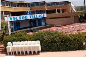 UGENTTO al VICTOR VILLAGE