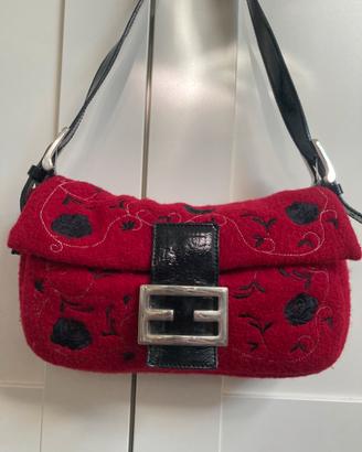 Borsa in lana cotta ricamata stilosa