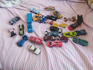 24 Auto Hot Wheels . SOLO A BRESCIA O VICINANZE 