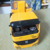 Gru e vari giocattoli