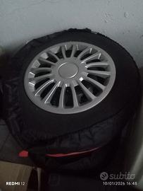 gomme 195/65 con cerchi, copricerchi e copertine