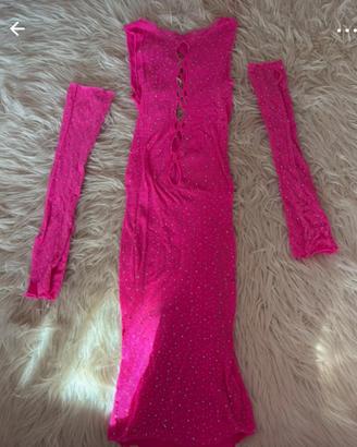 Vestito rosa in pizzo con strass