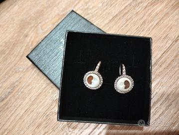 Orecchini con cammeo a mezzaluna