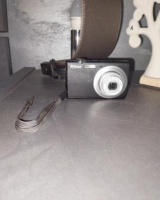 Nikon COOLPIX S203 10 MP + accessori e SD 4 GB