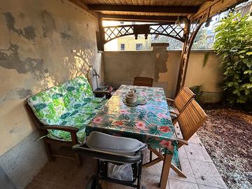 Tavolo giardino legno + cassapanca + 4 sedie