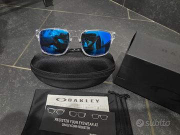 Oakley holbrook
