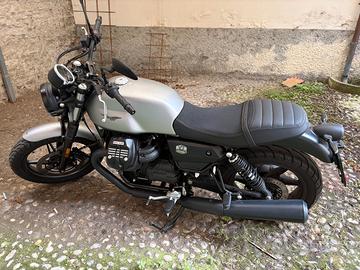 Moto Guzzi V7 Stone Km 1.950