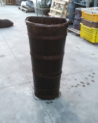 Zerla cesta in legno antica